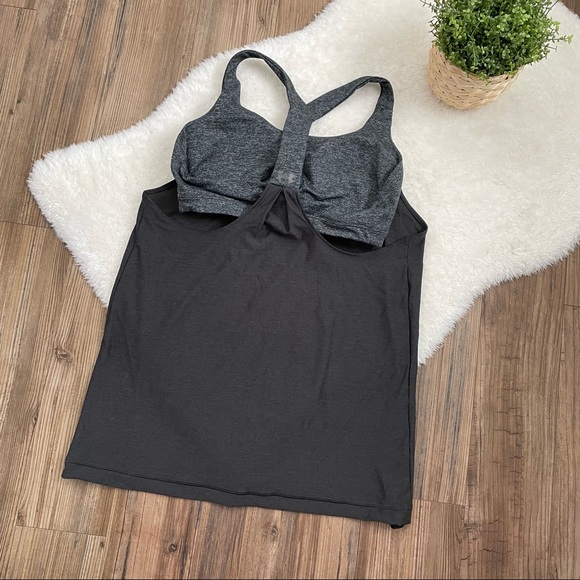 Under Armour Workout Tank w Built In Bra - Picture 4 of 10
